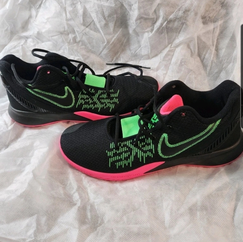 Men's 12 Nike Sneakers Kyrie Flytrap 2 basketball Black Hyper Pink Rage Green